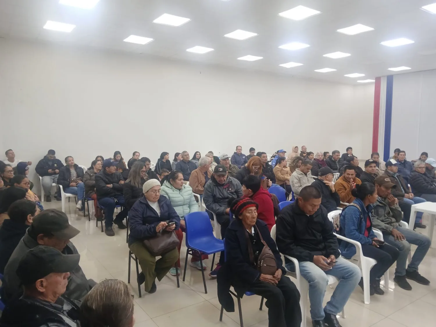 Más de 100 pacientes por día acuden a jornadas de atención oftalmológica y auditiva en la Gobernación de Amambay