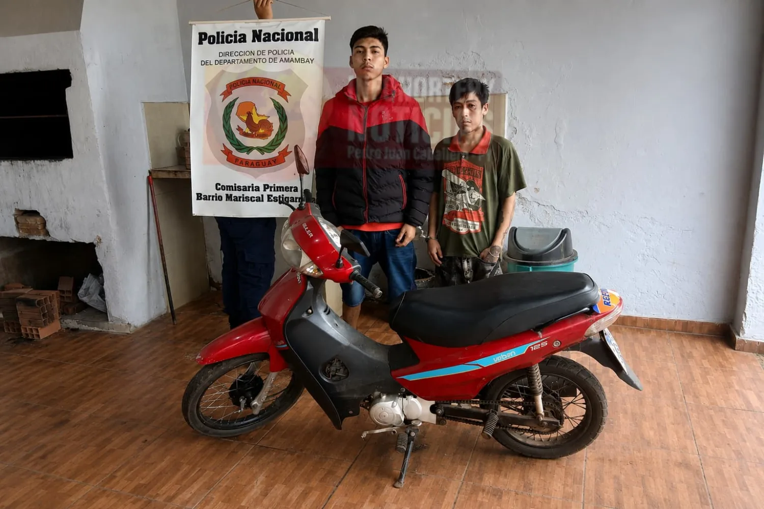 Detienen a joven con orden de captura durante control policial en Pedro Juan
