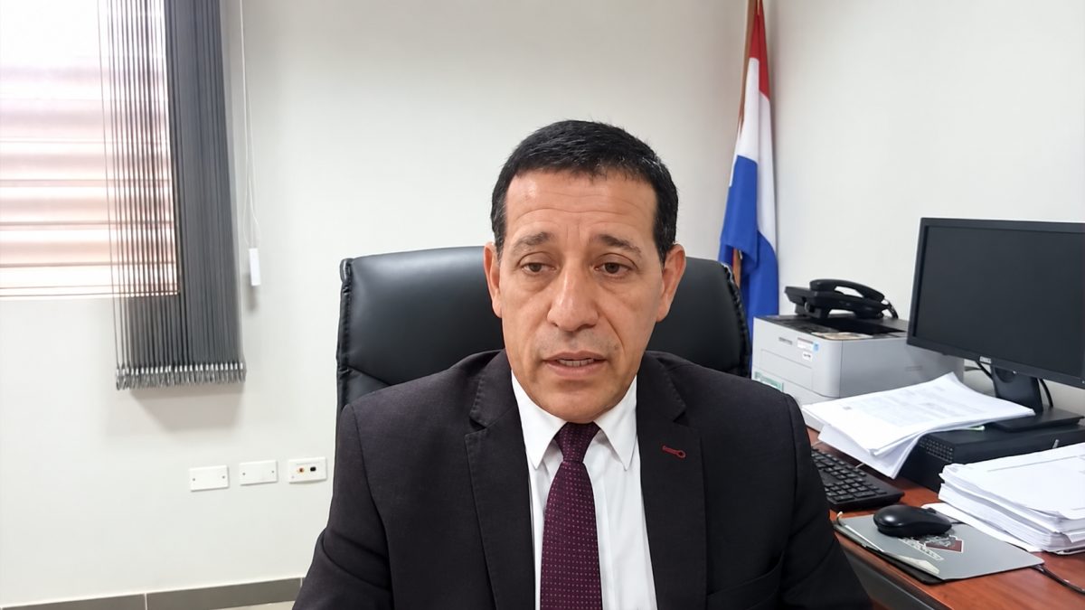 Fiscal Celso Morales denuncia supuesta falsificación de su firma en caso de “blanqueo” de vehículos
