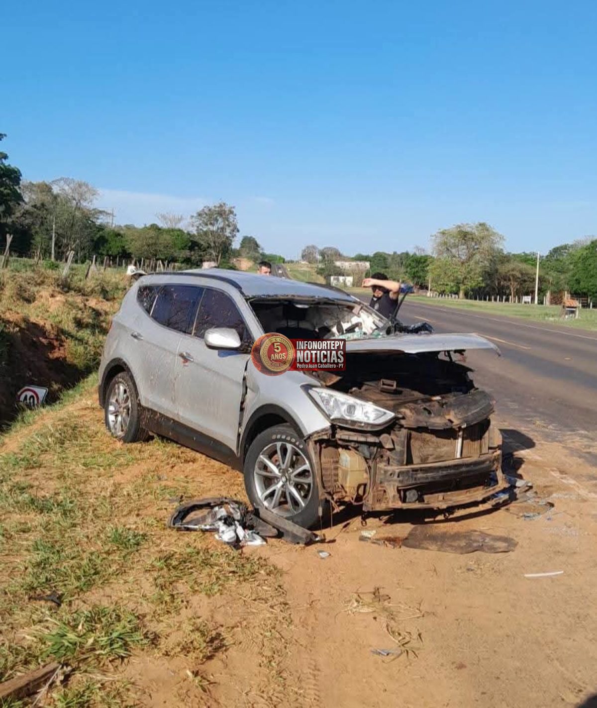 Vuelco de camioneta deja dos heridos graves en Yby Yaú