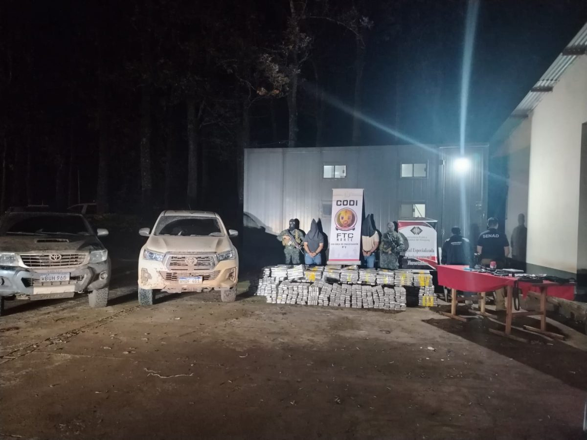 Incautan más de 2 toneladas de marihuana e imputan a dos jóvenes en Bella Vista Norte