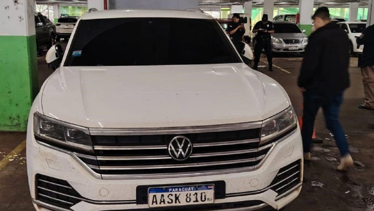 Atacan a balazos la camioneta de un empresario en Ciudad del Este y logra escapar ileso