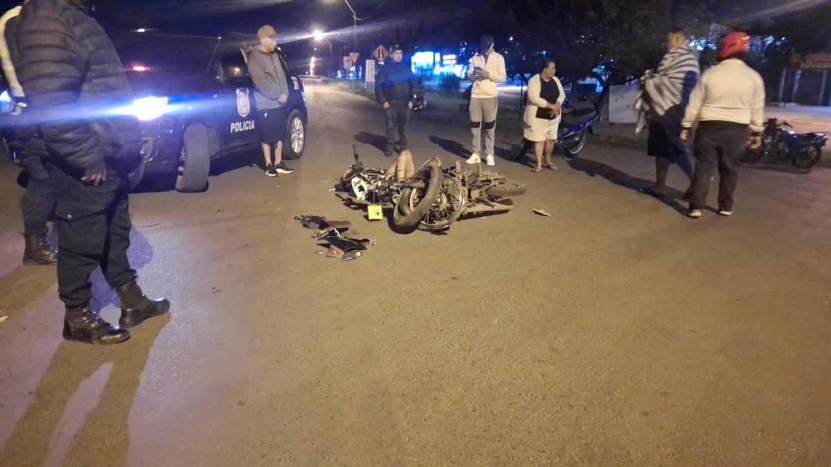 Motociclista de 20 años sufrió fracturas tras chocar contra una camioneta en Pedro Juan