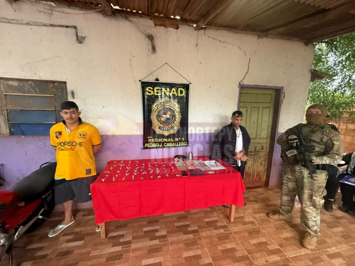 SENAD allana vivienda en Pedro Juan Caballero y aprehende a dos hombres por presunta posesión de cocaína