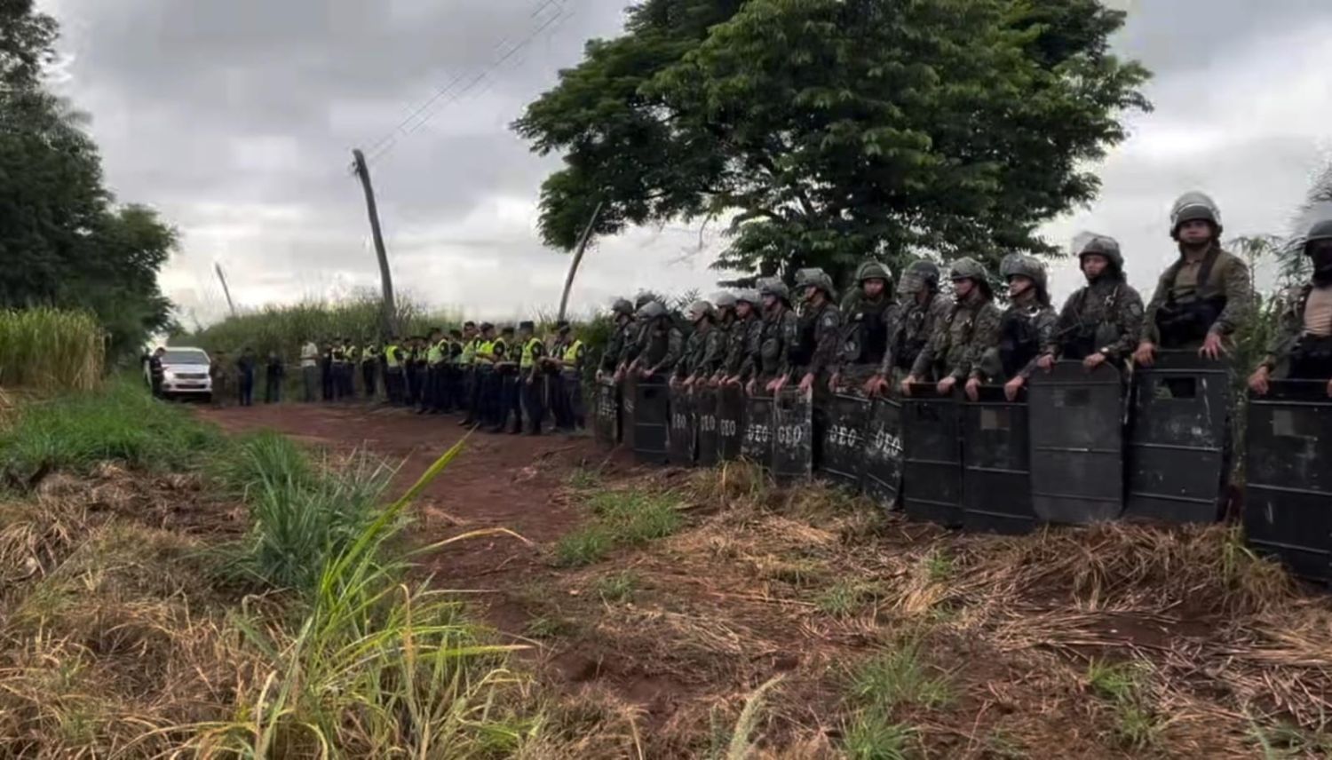 Fiscalía y Policía intervienen propiedad invadida en Chiriguelo