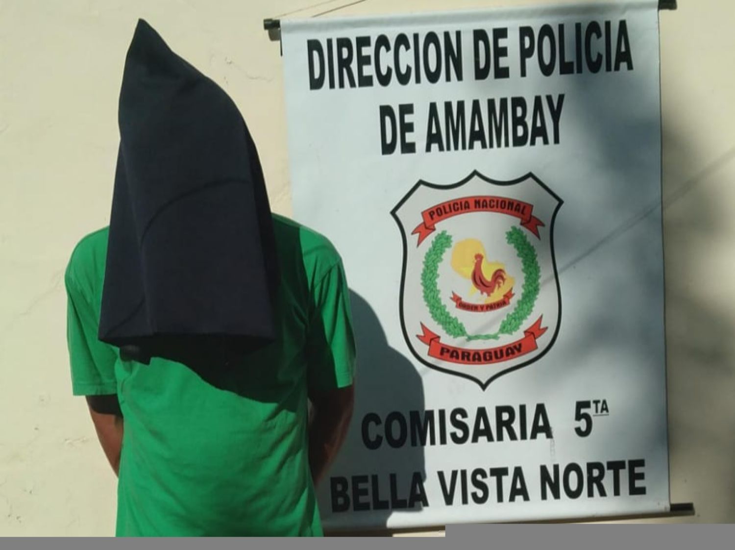 APREHENDEN A HOMBRE POR TENTATIVA DE HOMICIDIO TRAS INTENTAR INCENDIAR LA VIVIENDA DE SU MADRE EN BELLA VISTA NORTE
