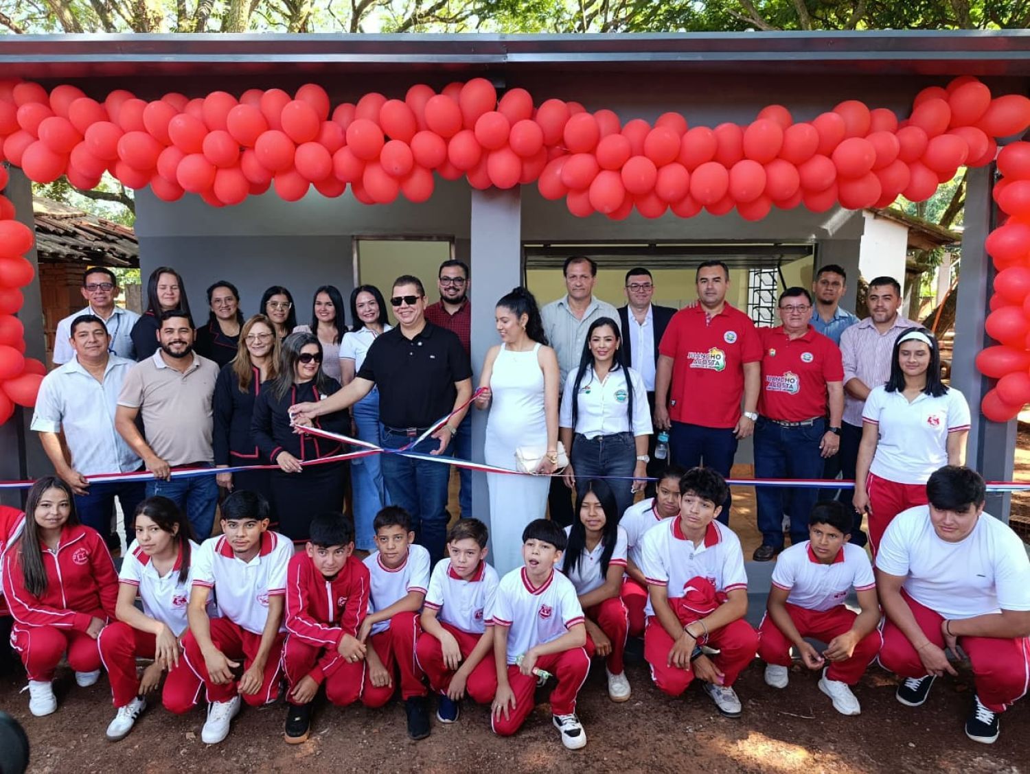 Gobernador inaugura moderna cocina-despensa en el Colegio San Blas de Pedro Juan