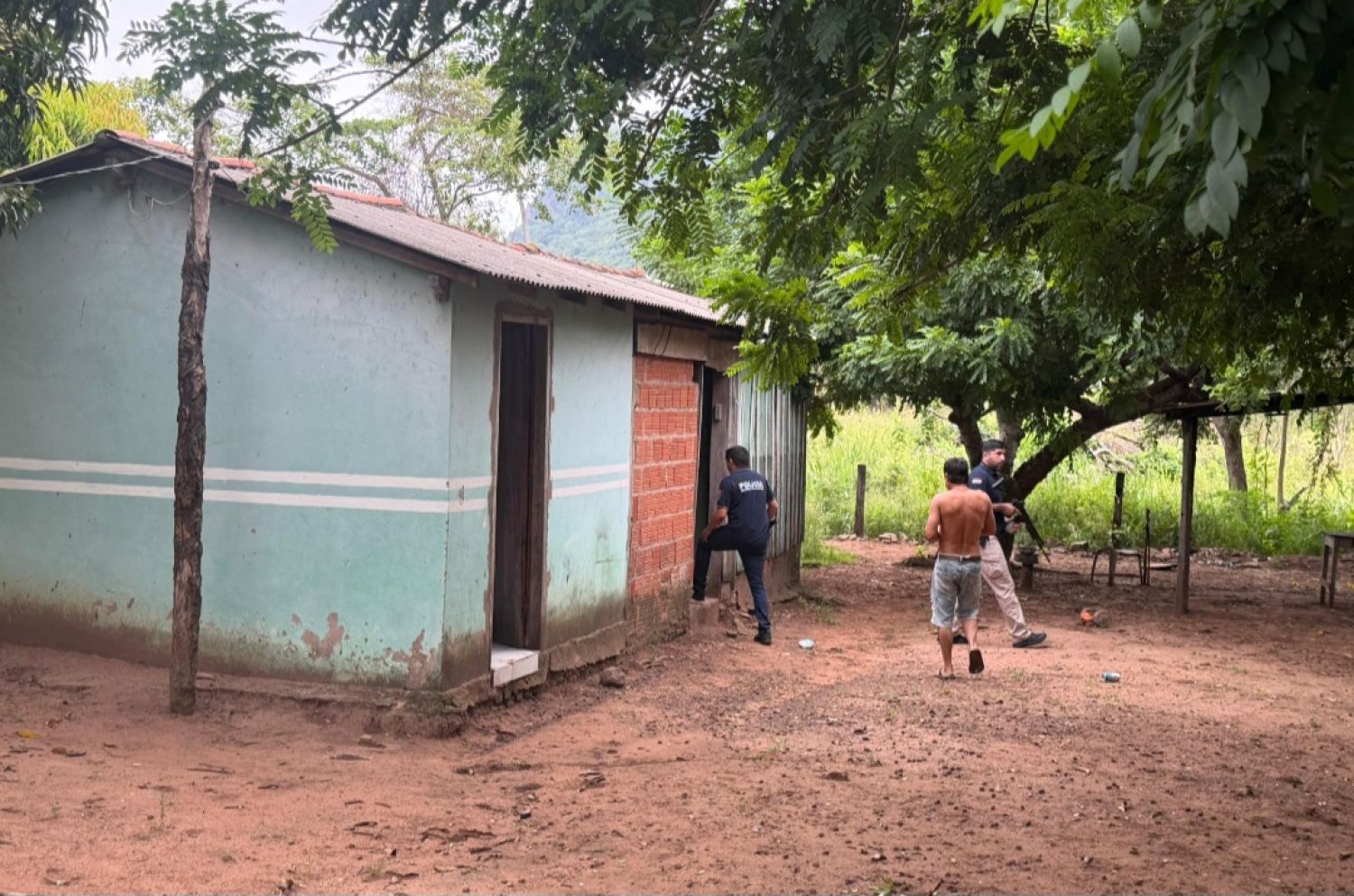 Durante allanamiento detienen a joven buscado por homicidio en Pedro Juan