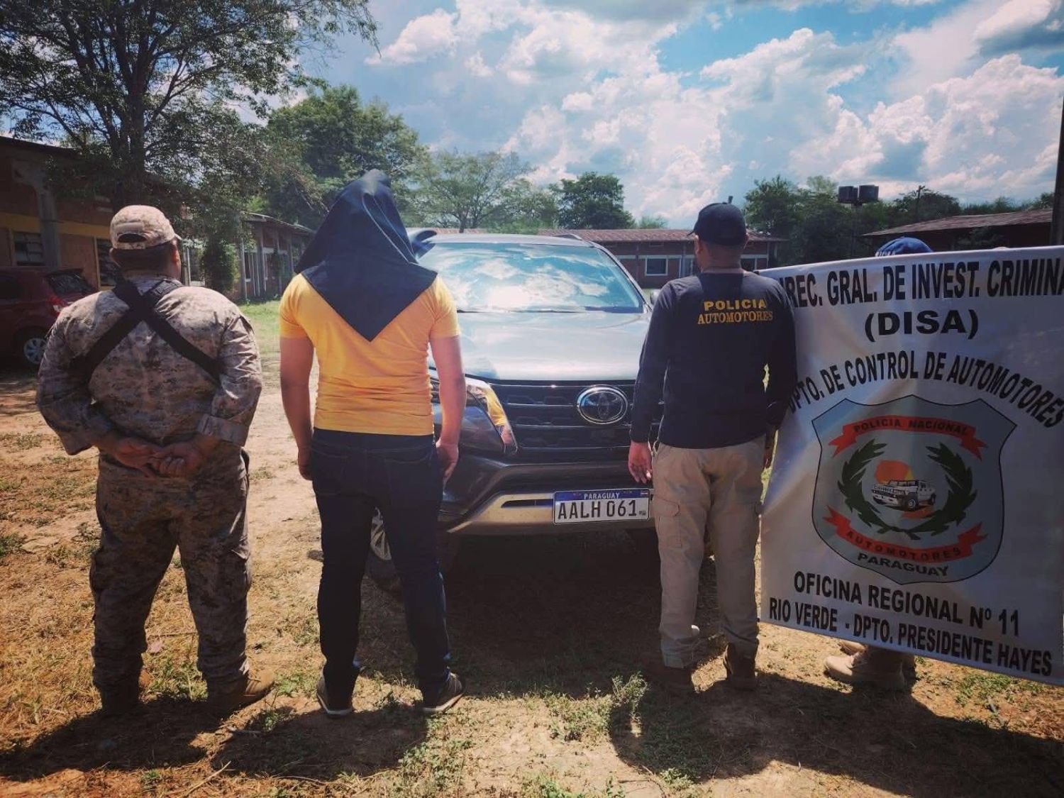 Suboficial cae con lujosa camioneta de dudosa procedencia