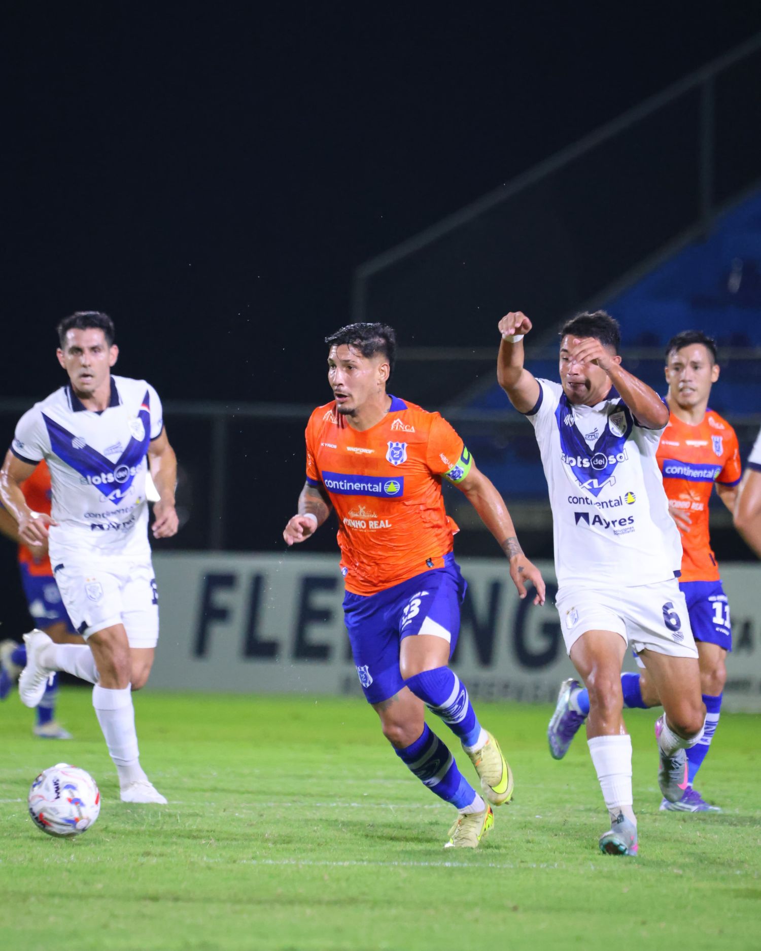 Ameliano golea al 2 de Mayo y queda a un punto de la cima del Apertura