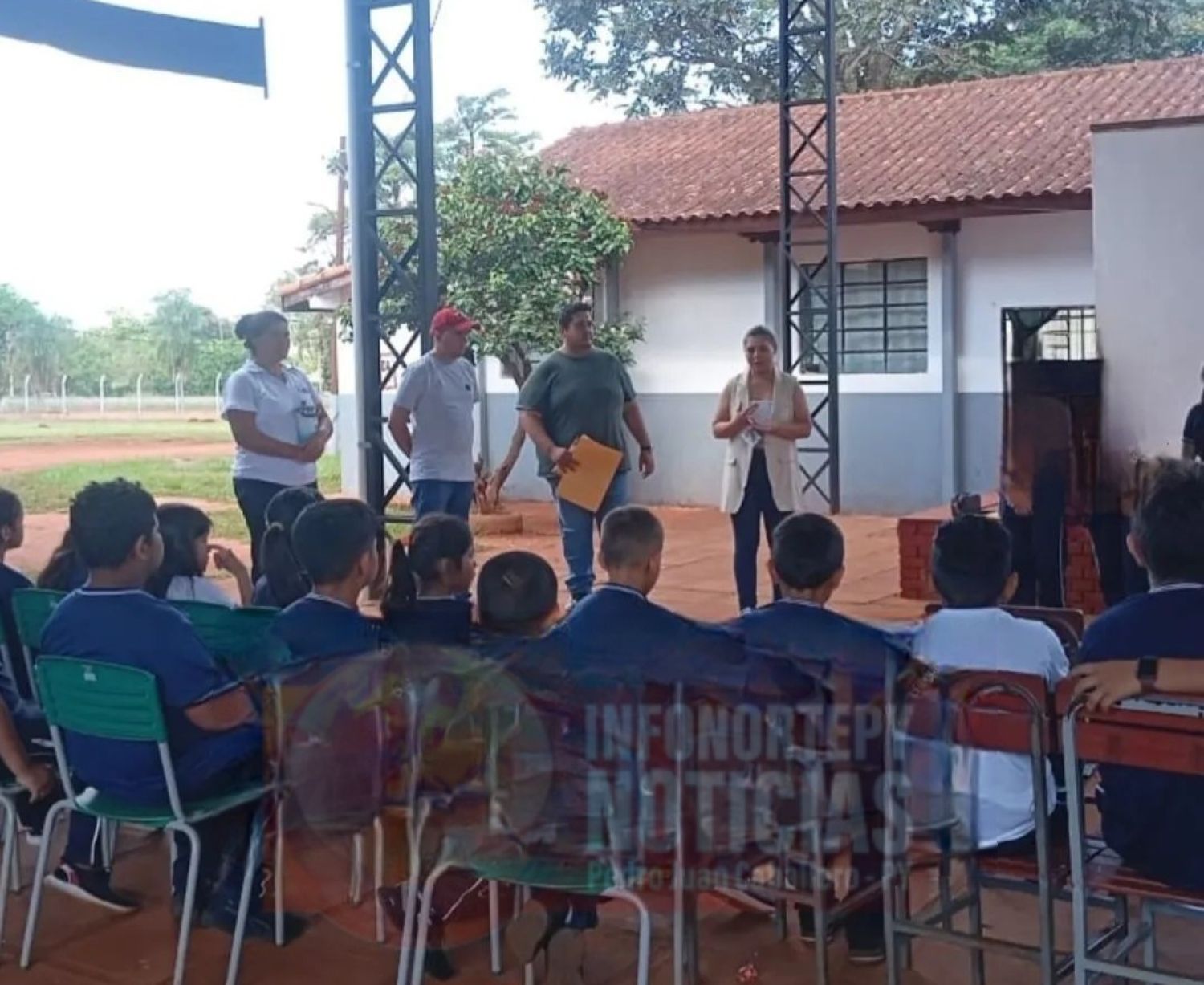 MEC solicita informe por presunto proselitismo político en escuela de Chirigüelo