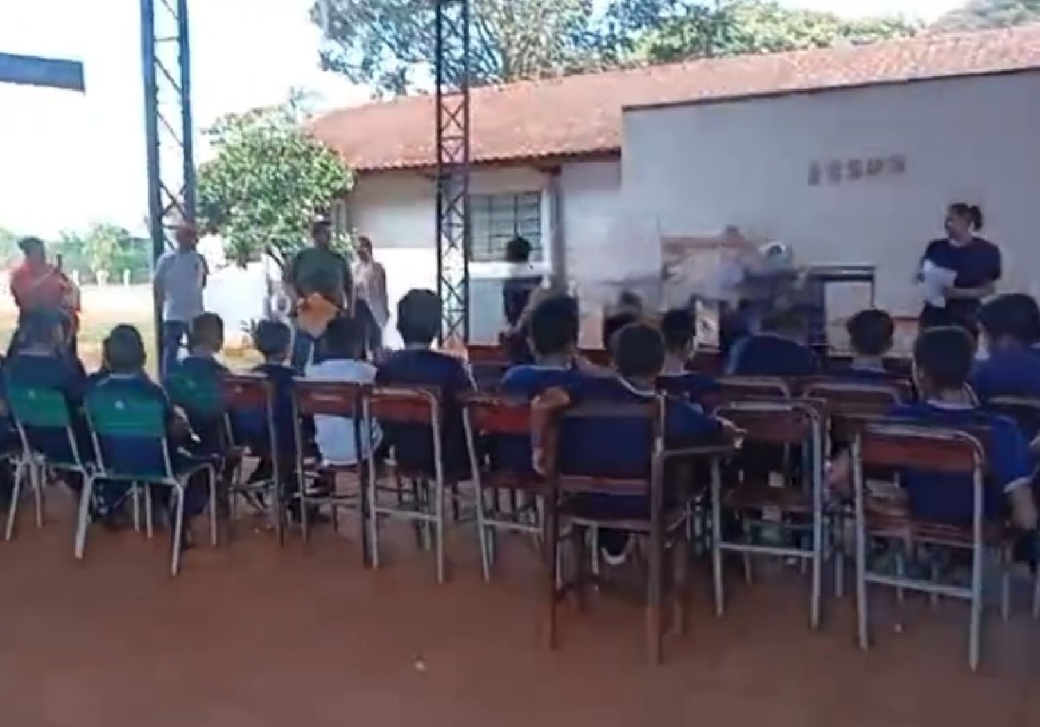 Denuncian presunto proselitismo político en escuela de Cerro Corá y exigen intervención del MEC