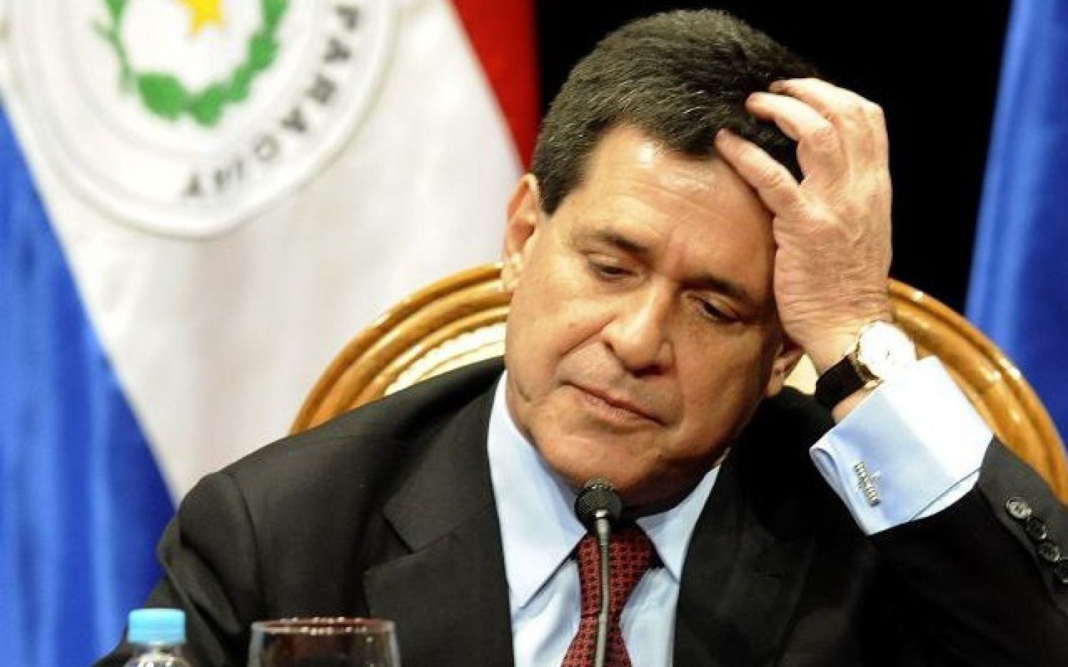 Horacio Cartes fue intubado tras convulsión provocada por crisis hipertensiva
