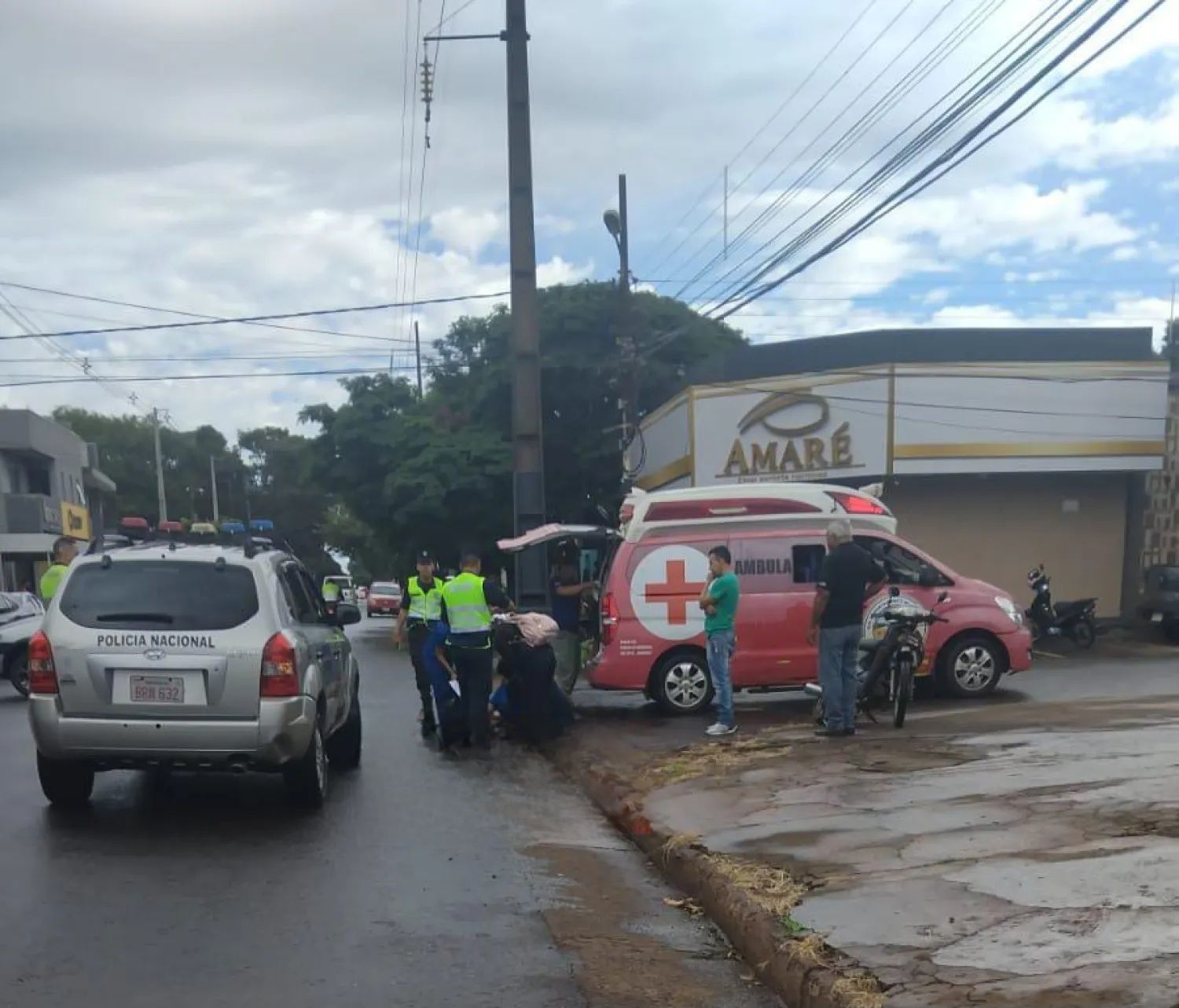 Estudiante de medicina brasileña resulta herida en accidente de tránsito en Pedro Juan
